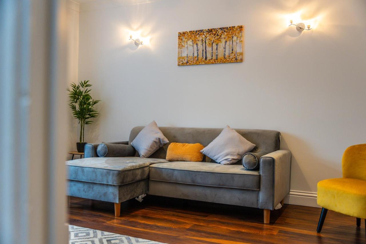 Modern Spacious 4 Bed Hayes Home With Free Parking Экстерьер фото