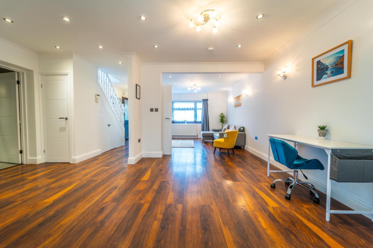 Modern Spacious 4 Bed Hayes Home With Free Parking Экстерьер фото