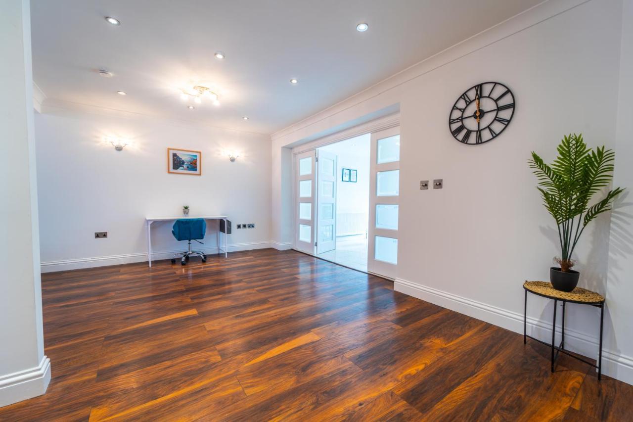 Modern Spacious 4 Bed Hayes Home With Free Parking Экстерьер фото