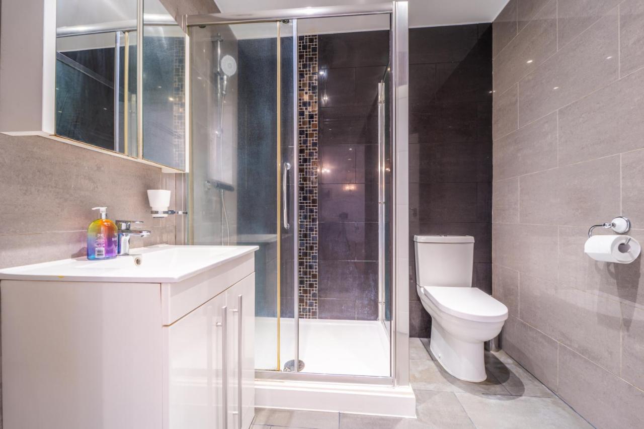 Modern Spacious 4 Bed Hayes Home With Free Parking Экстерьер фото