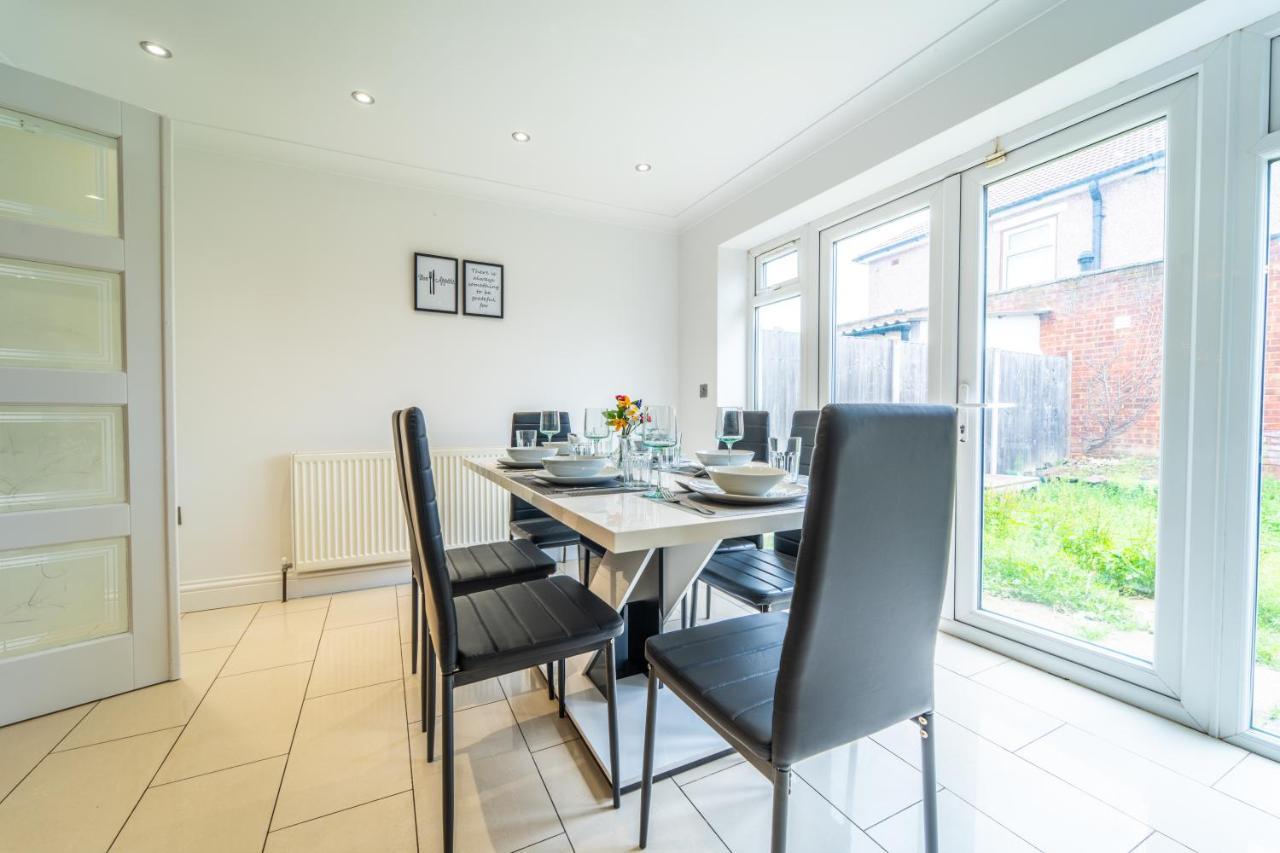 Modern Spacious 4 Bed Hayes Home With Free Parking Экстерьер фото