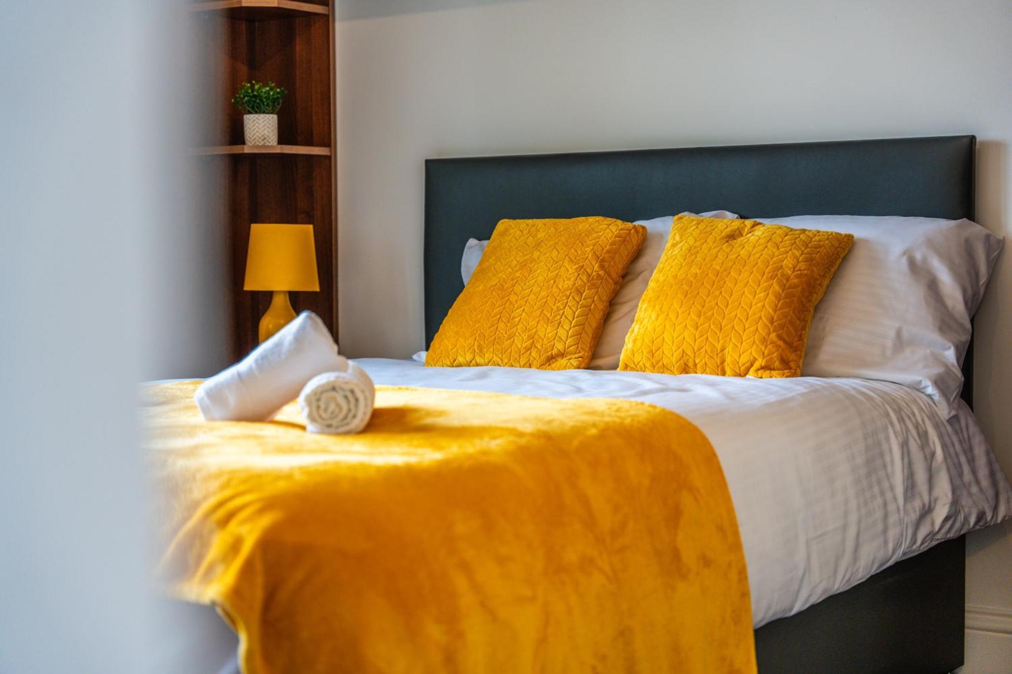 Modern Spacious 4 Bed Hayes Home With Free Parking Экстерьер фото
