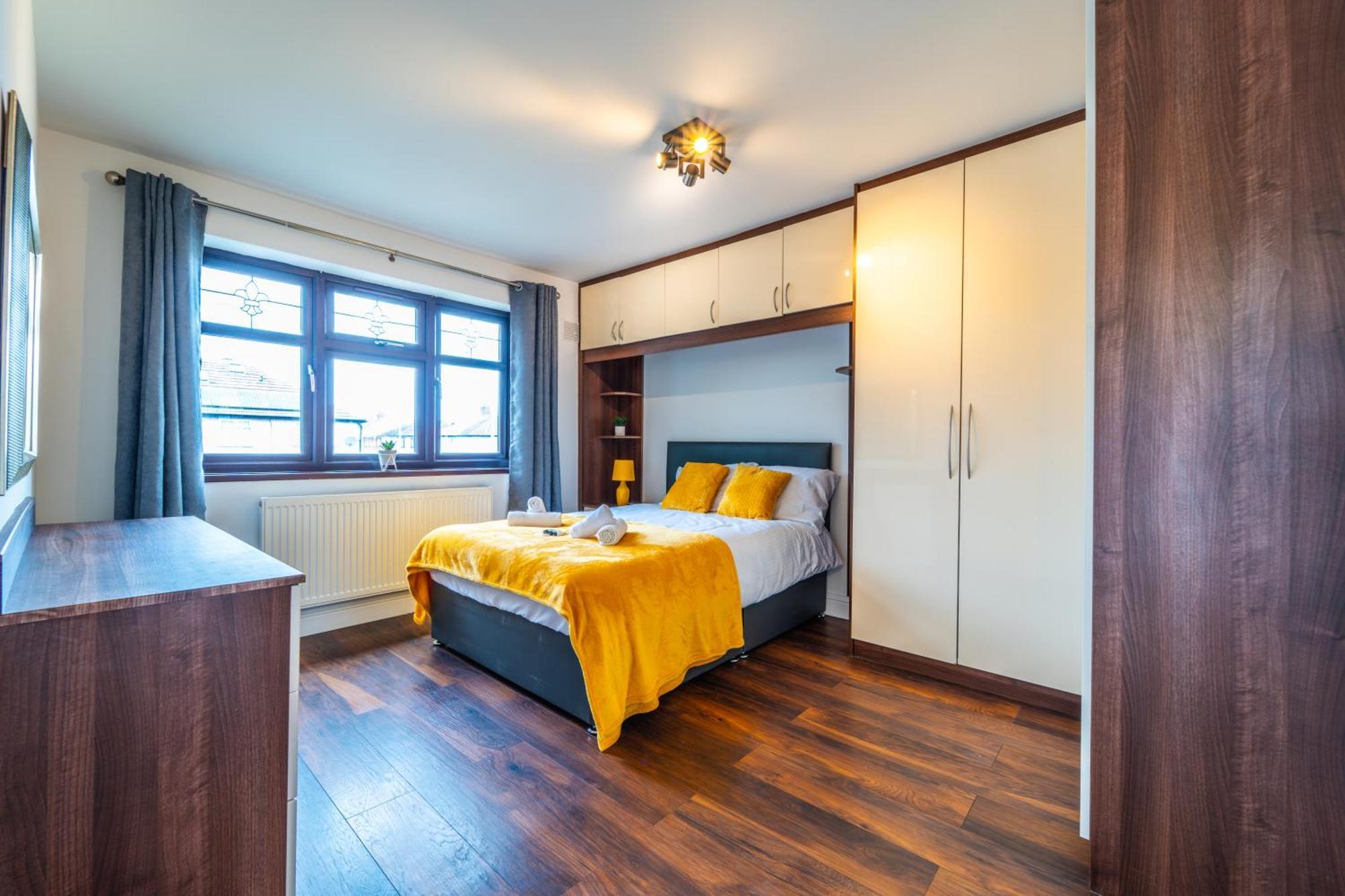 Modern Spacious 4 Bed Hayes Home With Free Parking Экстерьер фото